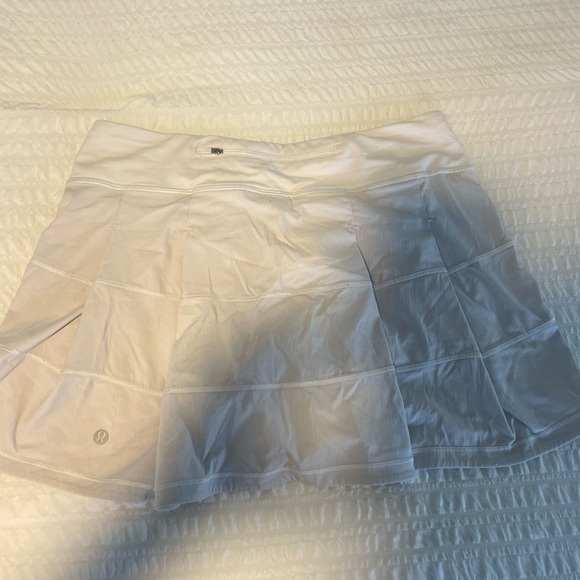 white lulu tennis skirt - Picture 3 of 4